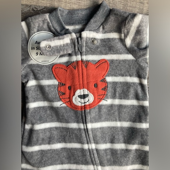 Carter’s Newborn Gray Stripped Tiger Baby Footie Sleeper NWT - Picture 5 of 9
